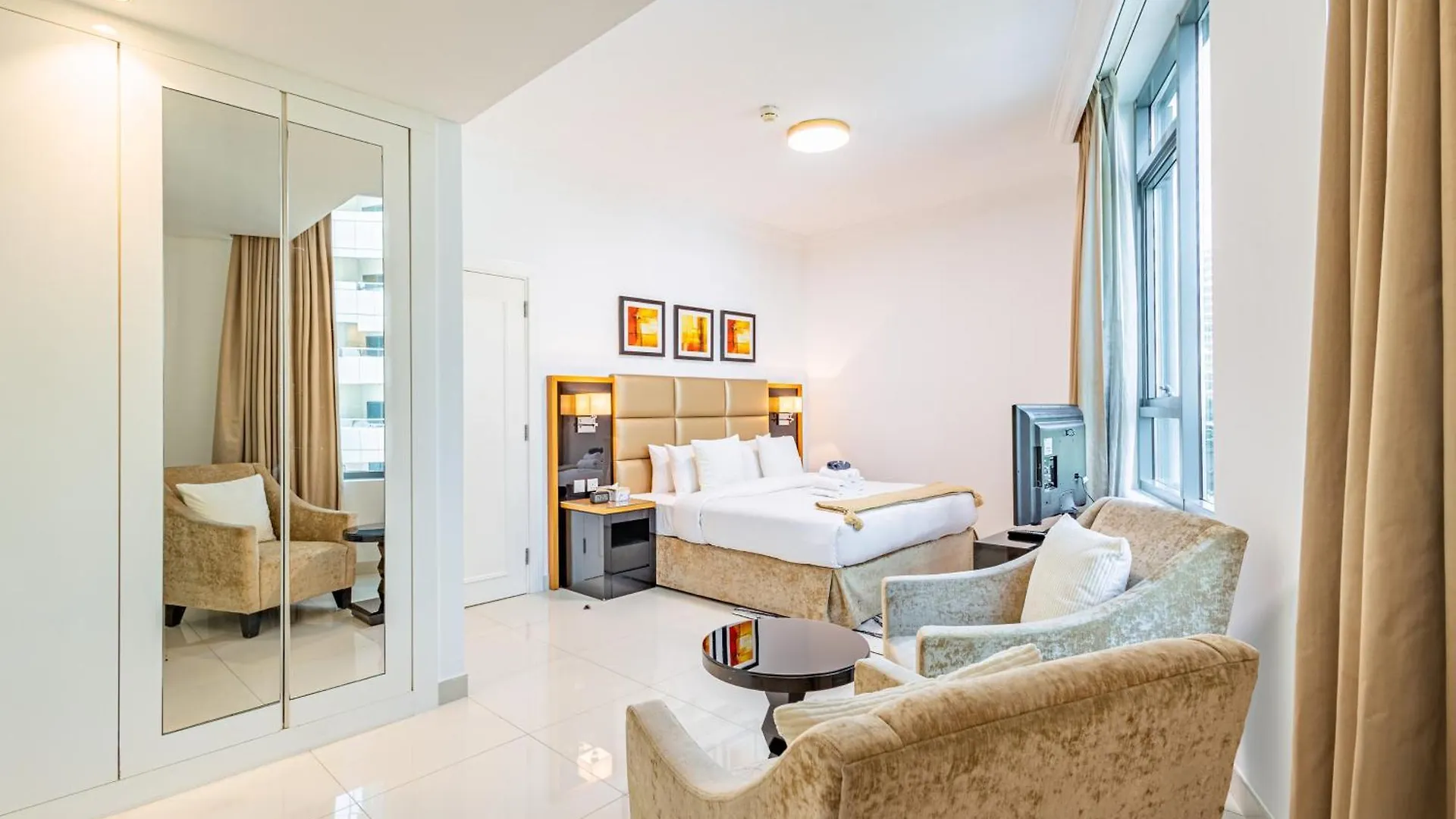 Spacious 1Br - Balcony & Pool View - Capital Bay Dubai United Arab Emirates