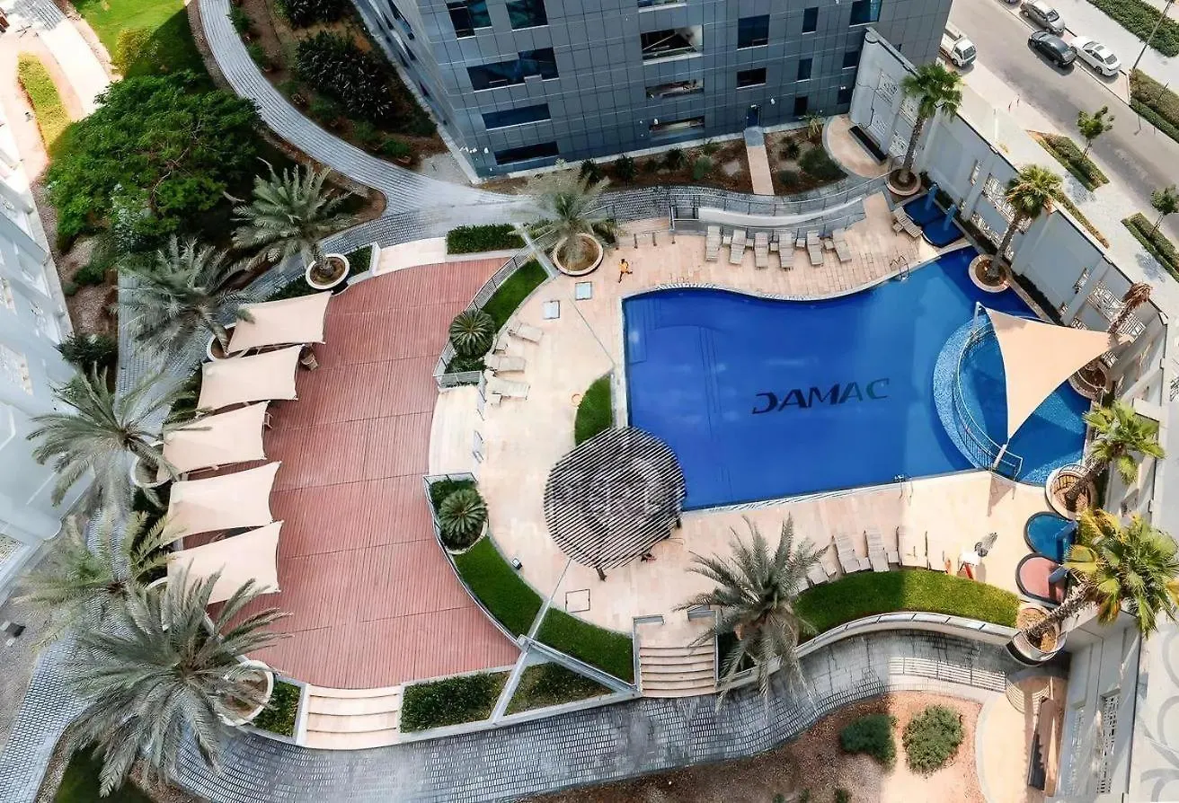 Spacious 1Br - Balcony & Pool View - Capital Bay Dubaj
