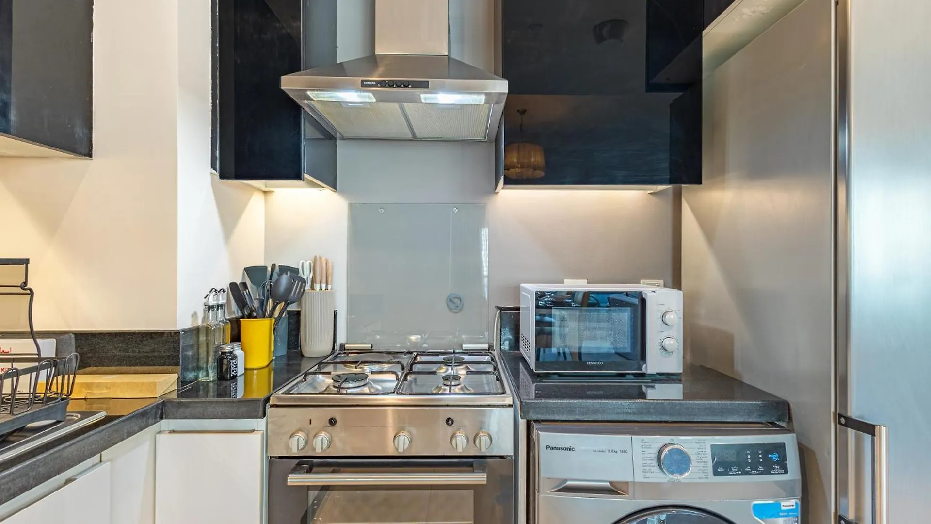 Spacious 1Br - Balcony & Pool View - Capital Bay Dubai Apartment