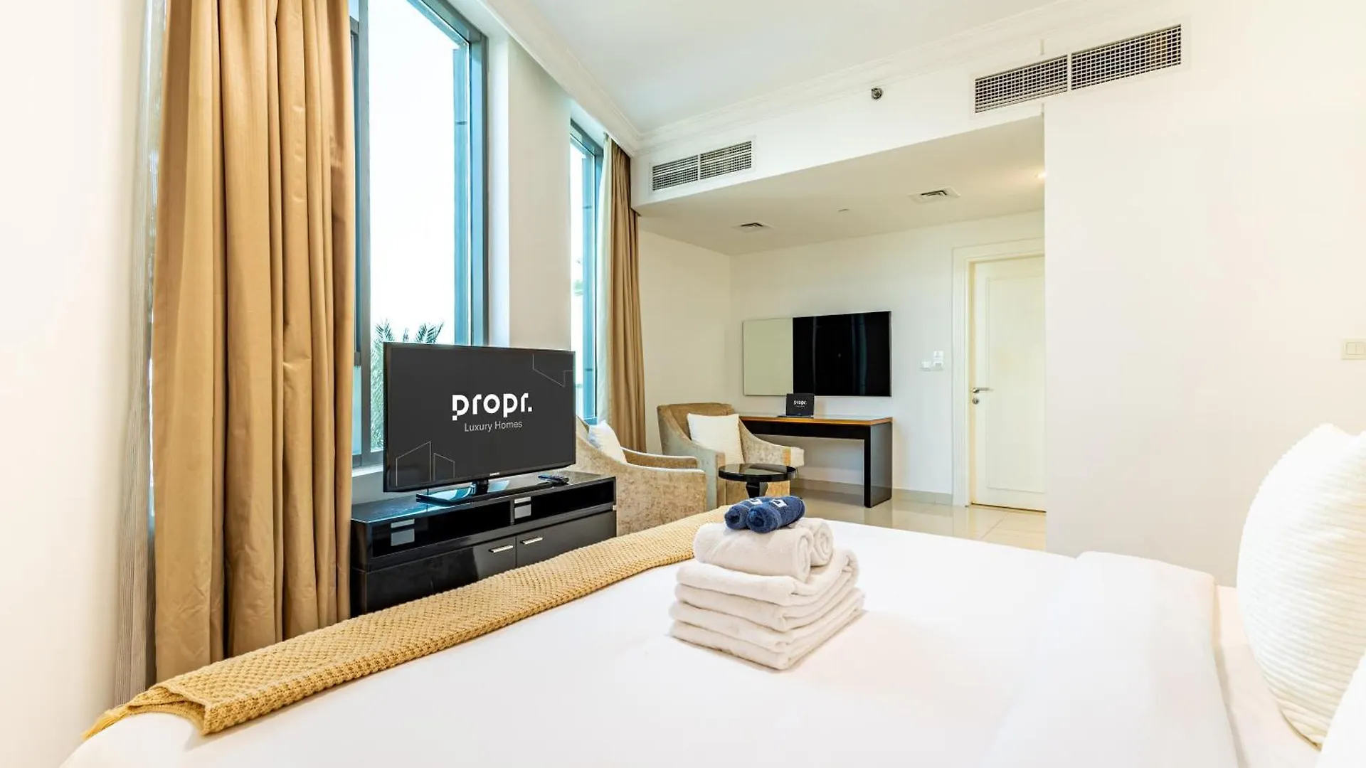 Apartament Spacious 1Br - Balcony & Pool View - Capital Bay Dubaj