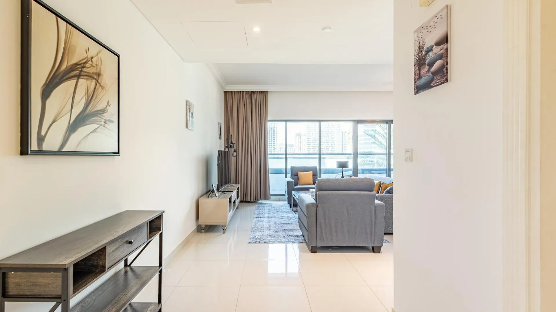 Spacious 1Br - Balcony & Pool View - Capital Bay Dubaj 0*,